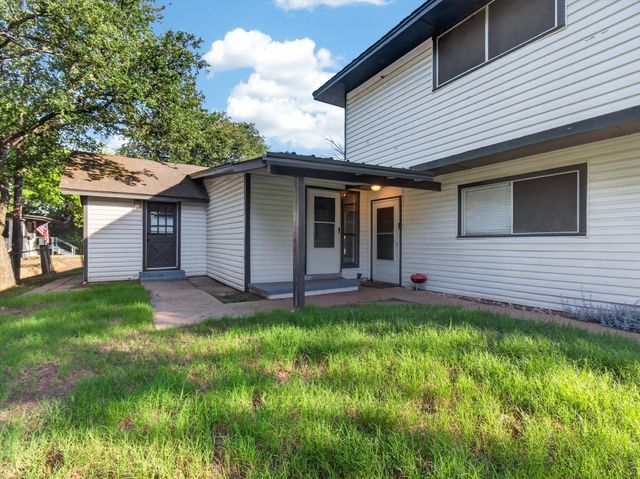 215 Folly Beach Drive B, Lake Dallas, TX 75065