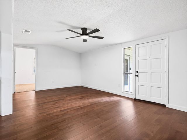215 Folly Beach Drive B, Lake Dallas, TX 75065
