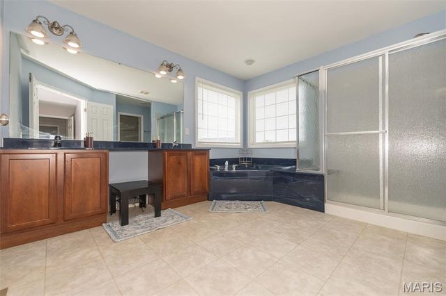 1001 Summersweet Drive, St Peters, MO 63376