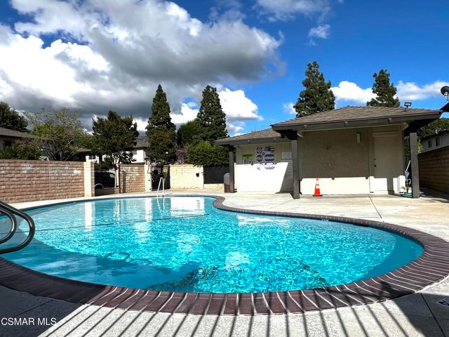 2002 Calle La Sombra 1, Simi Valley, CA 93063