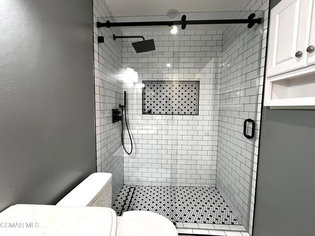 2002 Calle La Sombra 1, Simi Valley, CA 93063