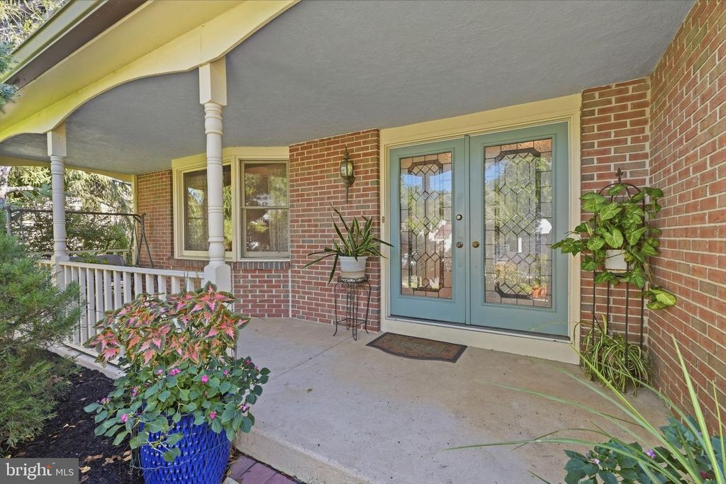 558 NEWPORT CIR #E, LANGHORNE, PA 19053 — photo 3