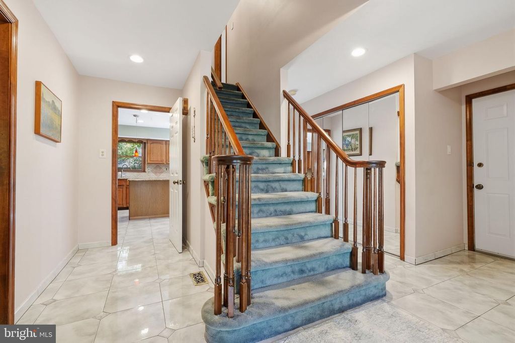 558 NEWPORT CIR #E, LANGHORNE, PA 19053 — photo 5