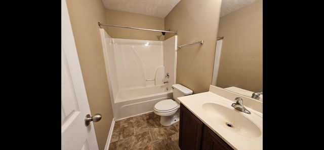 4045 George Buchanan Dr, La Vergne, TN 37086