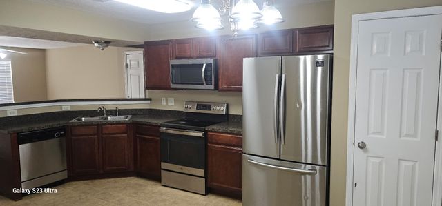 4045 George Buchanan Dr, La Vergne, TN 37086