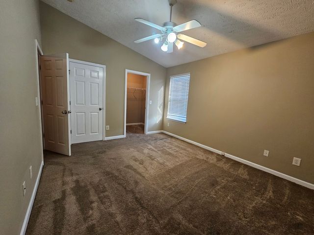 4045 George Buchanan Dr, La Vergne, TN 37086