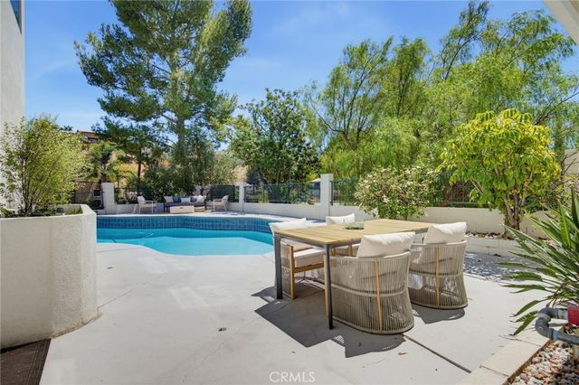 4715 Burgundy Road, Woodland Hills, CA 91364