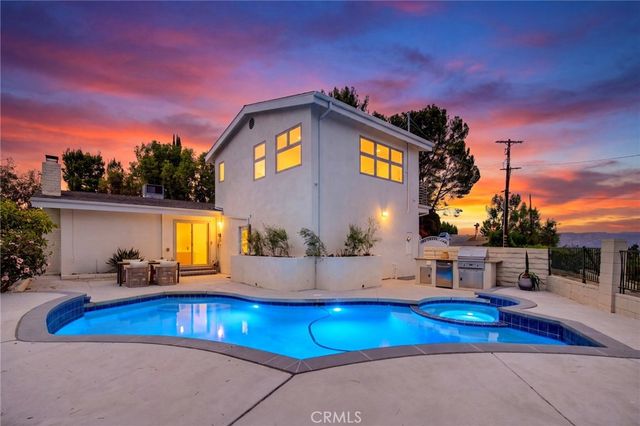4715 Burgundy Road, Woodland Hills, CA 91364