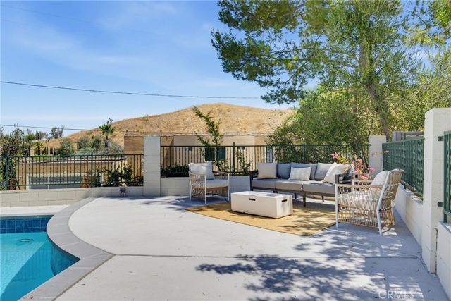 4715 Burgundy Road, Woodland Hills, CA 91364