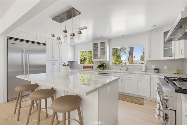 4715 Burgundy Road, Woodland Hills, CA 91364