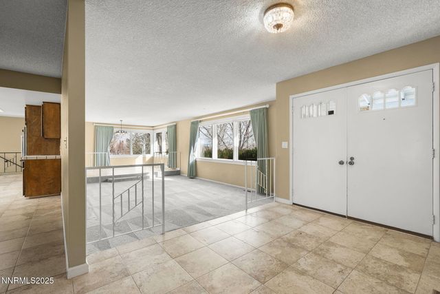 8355 Lakeside Drive, Reno, NV 89511