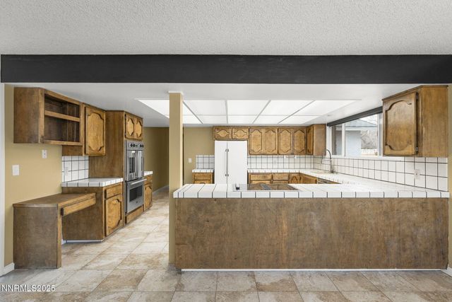 8355 Lakeside Drive, Reno, NV 89511