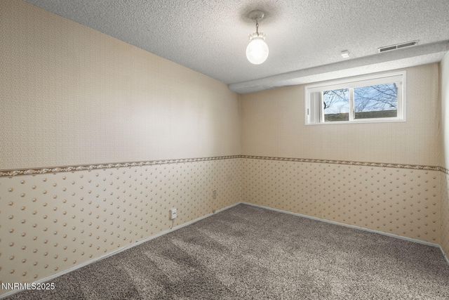 8355 Lakeside Drive, Reno, NV 89511