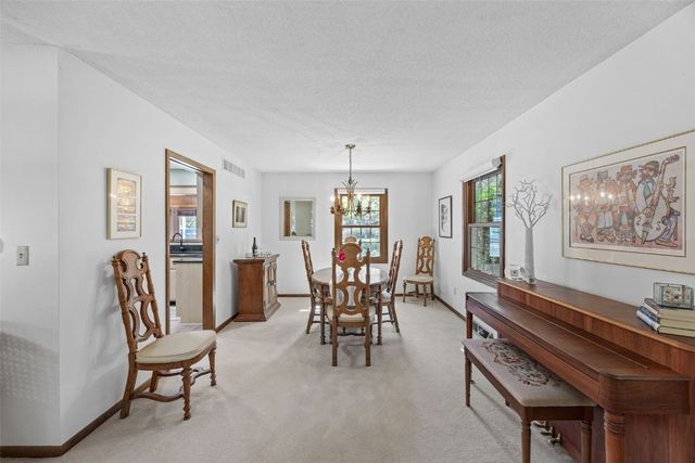 556 Mahaska Court, Iowa City, IA 52246