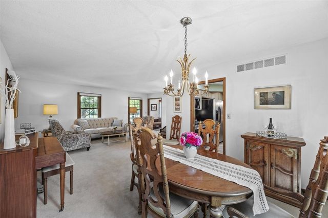 556 Mahaska Court, Iowa City, IA 52246