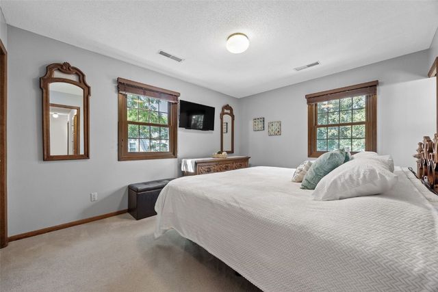 556 Mahaska Court, Iowa City, IA 52246