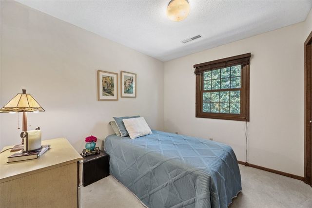 556 Mahaska Court, Iowa City, IA 52246