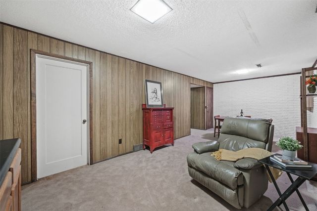 556 Mahaska Court, Iowa City, IA 52246