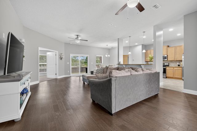 4670 Chanteuse Parkway, Crestview, FL 32539