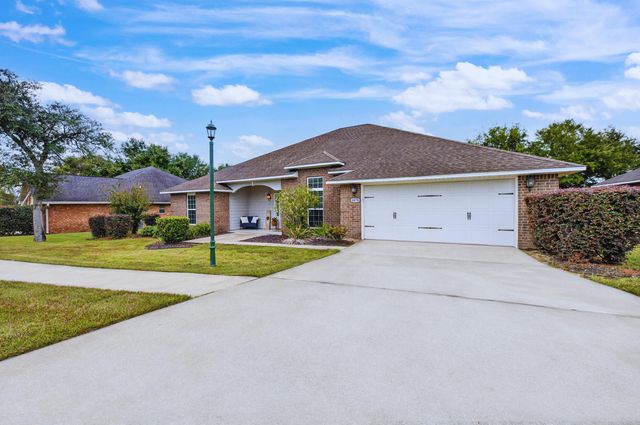 4670 Chanteuse Parkway, Crestview, FL 32539