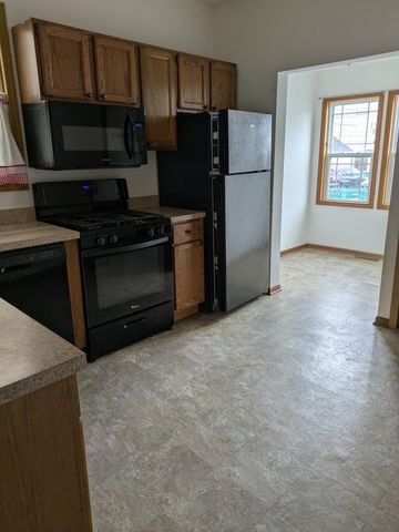 2440 W Warner Avenue, Chicago, IL 60618