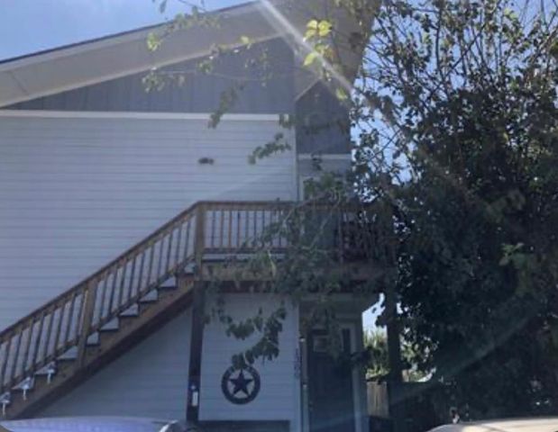 1300 Hausman DR A, Lockhart, TX 78644