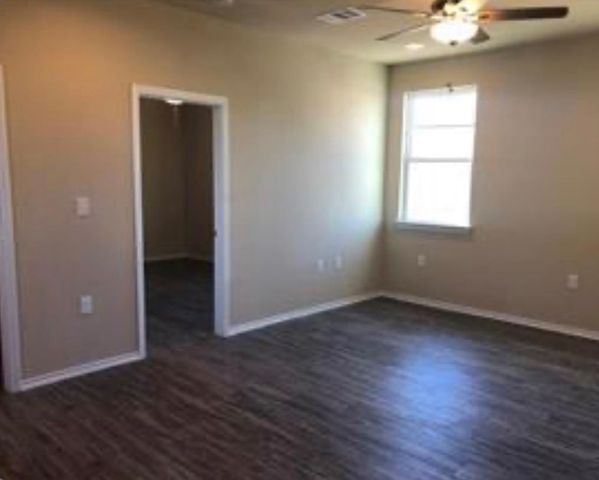 1300 Hausman DR A, Lockhart, TX 78644