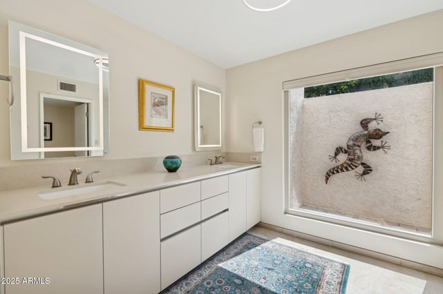 7339 E KEIM Drive, Scottsdale, AZ 85250