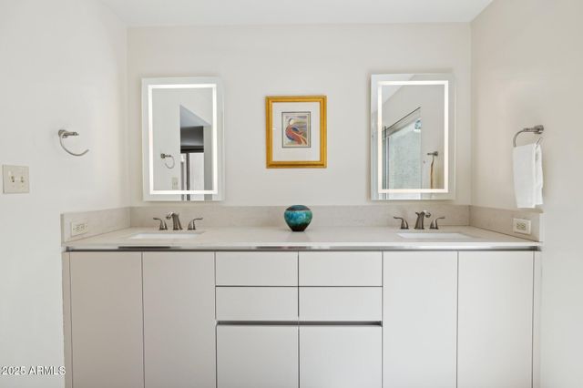 7339 E KEIM Drive, Scottsdale, AZ 85250