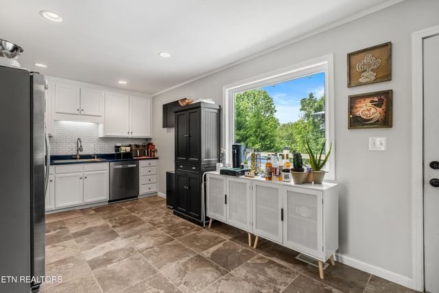 1002 Tellico Ave, Athens, TN 37303