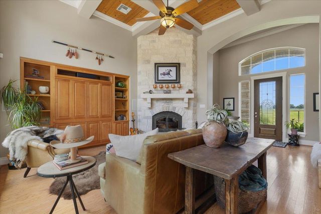 4140 County Road 467, Elgin, TX 78621