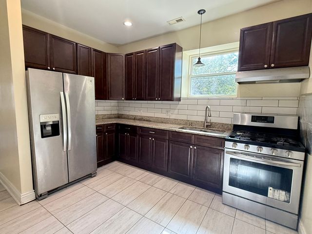 2300 N Springfield Avenue 2, Chicago, IL 60647