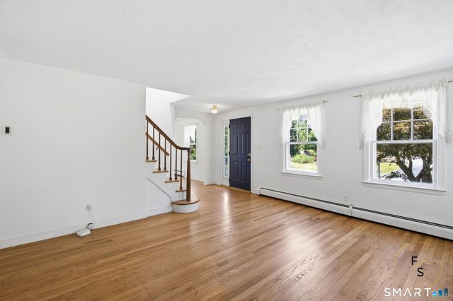 24 Amos Street, Hamden, CT 06518