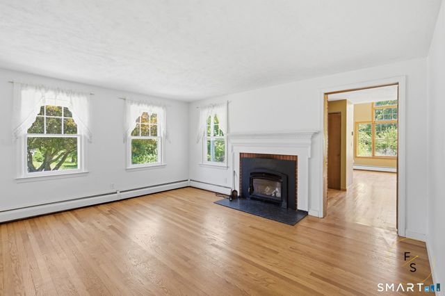 24 Amos Street, Hamden, CT 06518