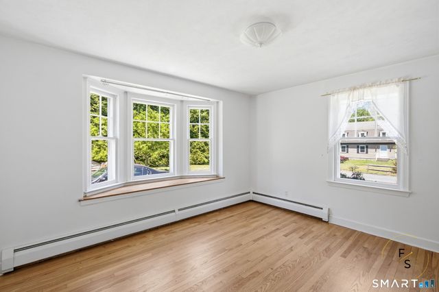 24 Amos Street, Hamden, CT 06518
