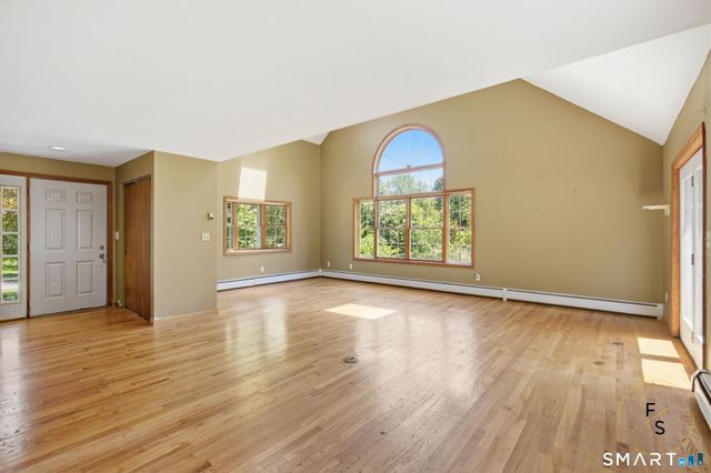 24 Amos Street, Hamden, CT 06518
