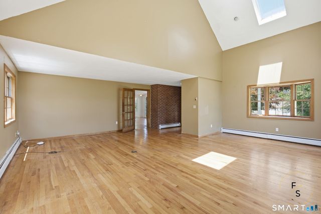 24 Amos Street, Hamden, CT 06518