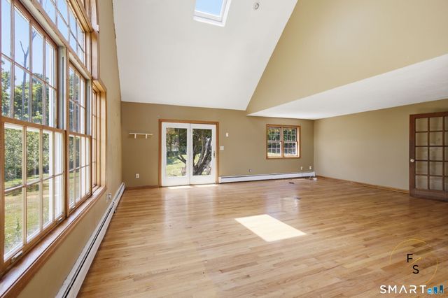 24 Amos Street, Hamden, CT 06518