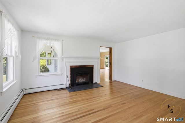 24 Amos Street, Hamden, CT 06518