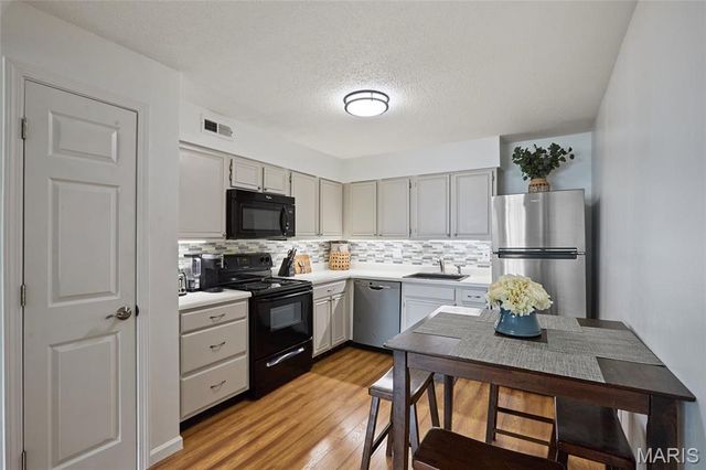 4531 Little Rock Road F, St Louis, MO 63128