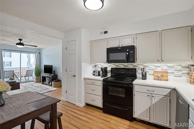 4531 Little Rock Road F, St Louis, MO 63128