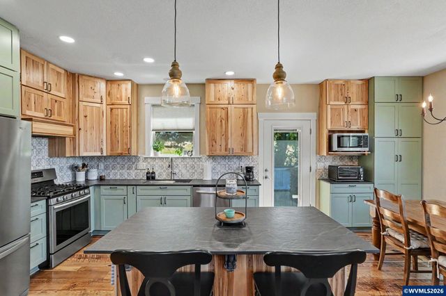 6965 Nichols Heights Wy SE, Salem, OR 97306