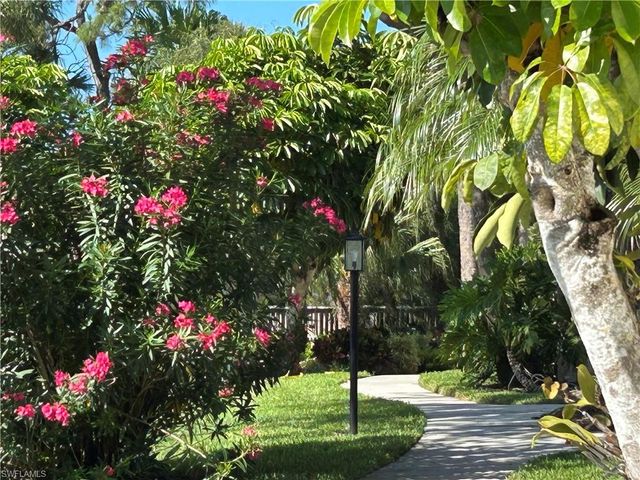 776 Willowbrook DR 808, Naples, FL 34108