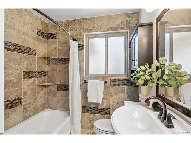 1425 S Eaton Ct, Lakewood, CO 80232