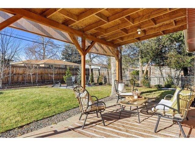 1425 S Eaton Ct, Lakewood, CO 80232