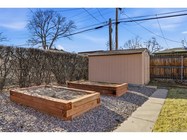 1425 S Eaton Ct, Lakewood, CO 80232