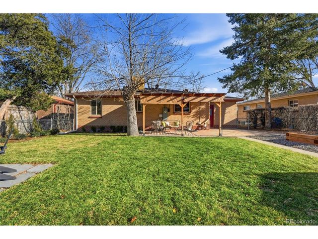 1425 S Eaton Ct, Lakewood, CO 80232