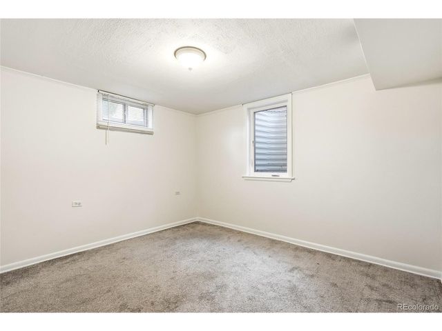 1425 S Eaton Ct, Lakewood, CO 80232