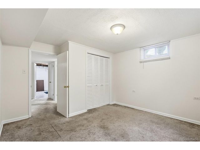 1425 S Eaton Ct, Lakewood, CO 80232