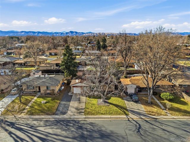1425 S Eaton Ct, Lakewood, CO 80232
